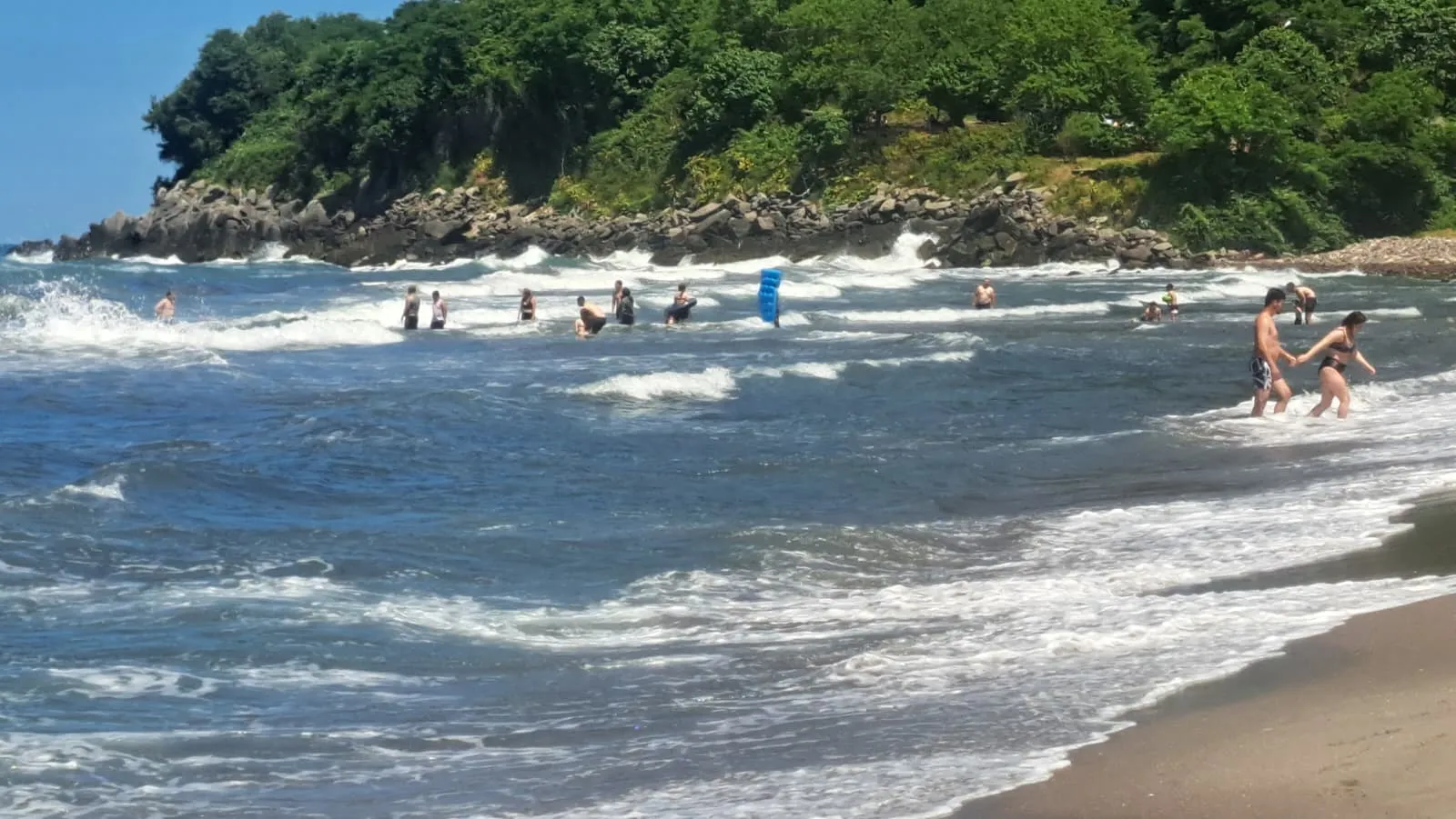 Ordu'da denize giren genç boğulma tehlikesi yaşadı