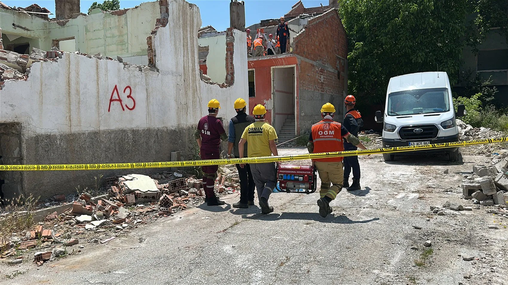 Kütahya'da 5.7 büyüklüğünde deprem alarmı verildi