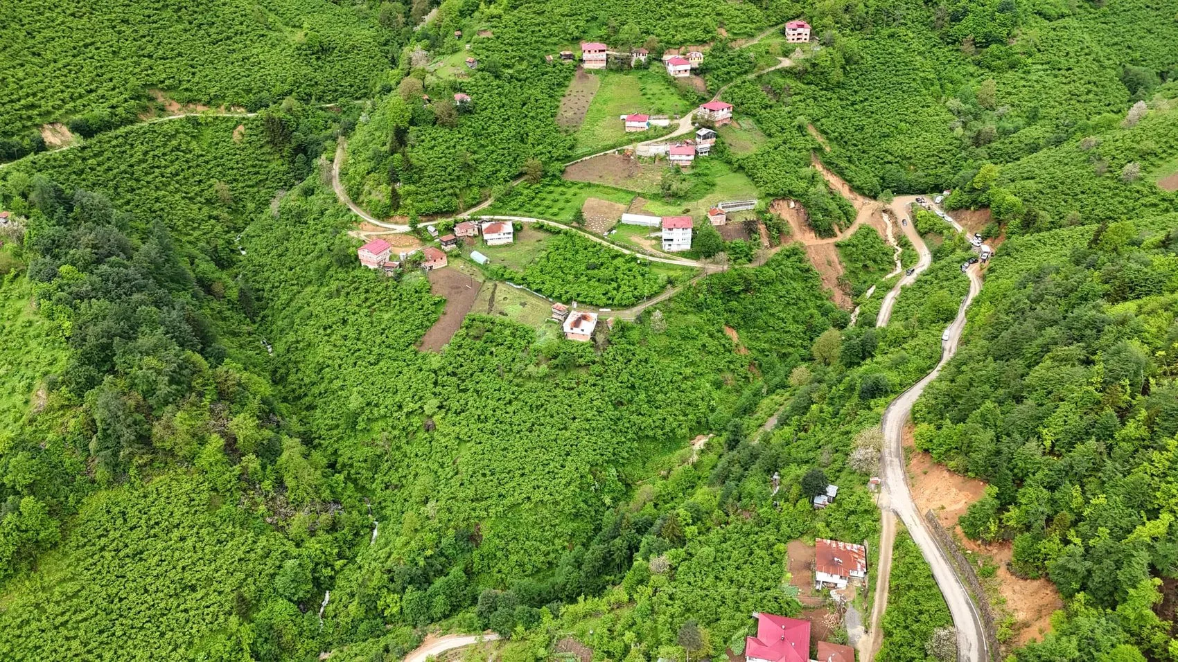 Giresun’da toprak kayması korkusu 33 haneyi yerinden etti