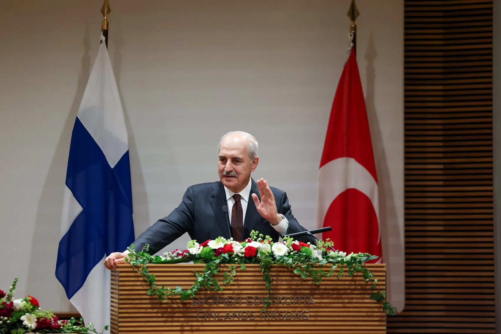 Kurtulmuş Avrupa’ya seslendi Türkiye sizin için yük değil zenginliktir