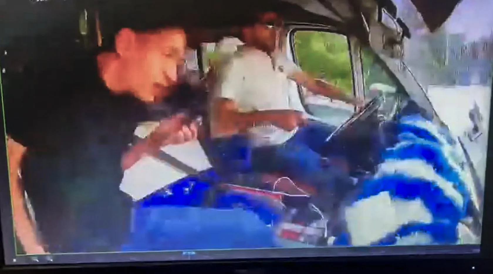 Adana'da dolmuş sürücüsü direksiyonda uyudu 7 yolcu yaralandı