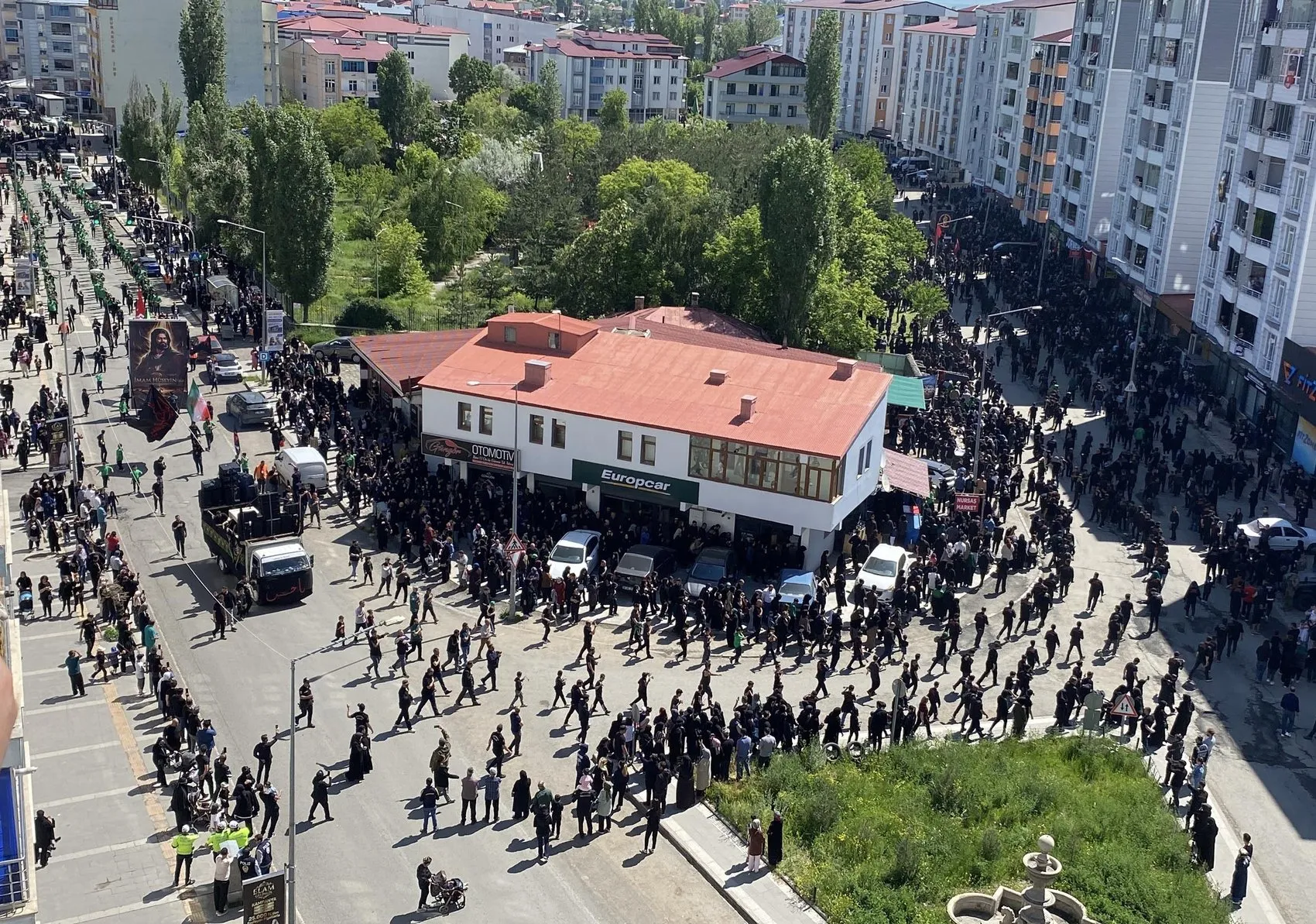 Kars sokaklarında Kerbela matemi