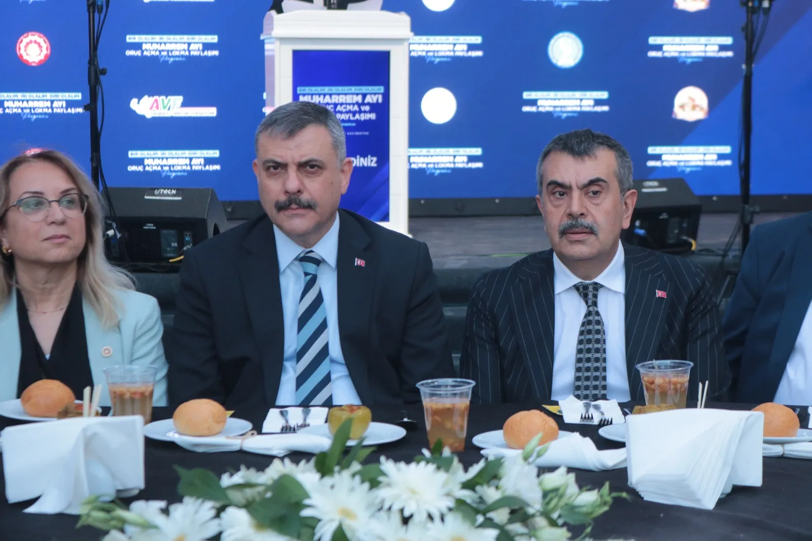 Bakan Çiftçi Nevşehir’de Muharrem lokmasını paylaştı