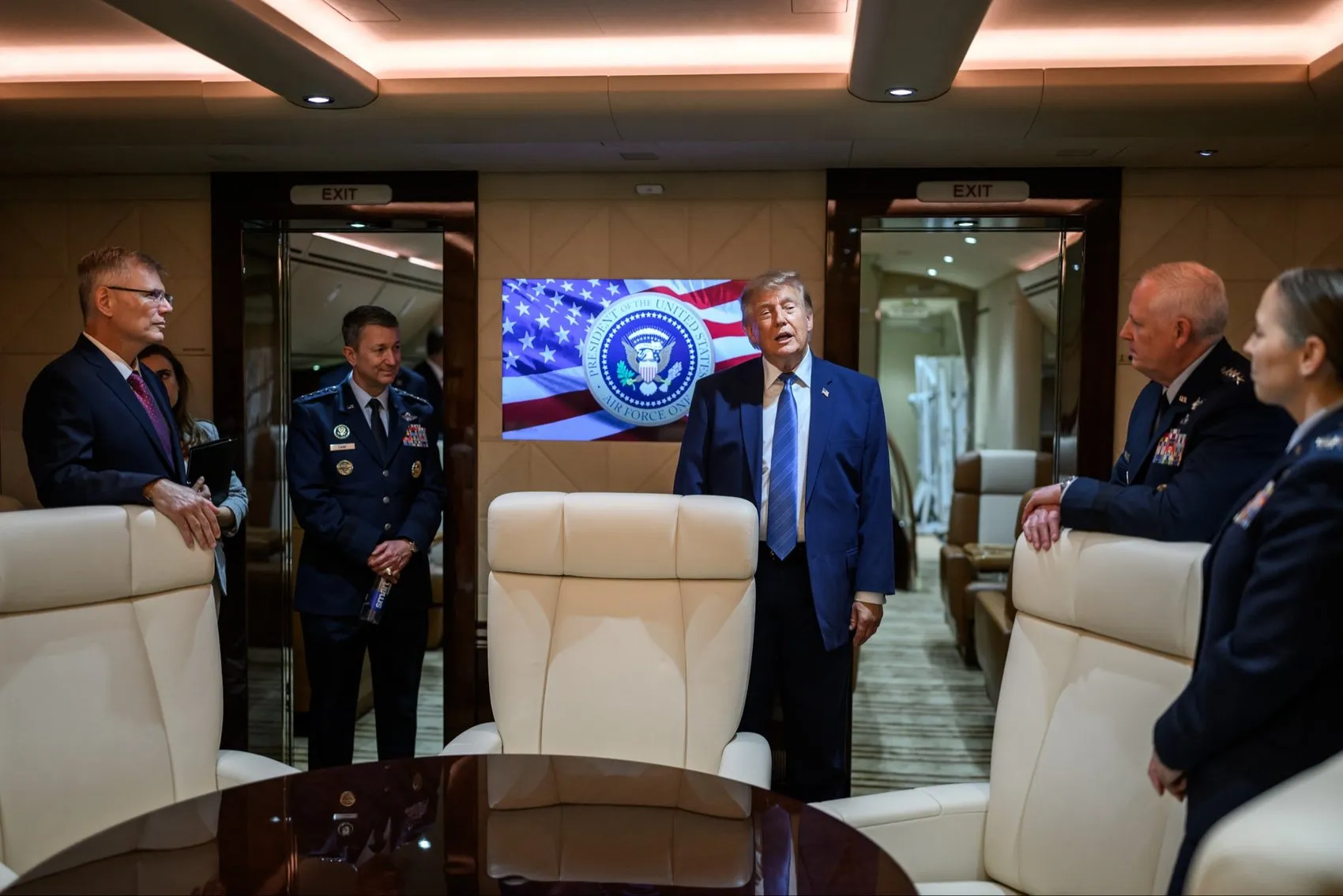 Trump yeni başkanlık uçağını tanıttı ve Türkiye mesajı verdi
