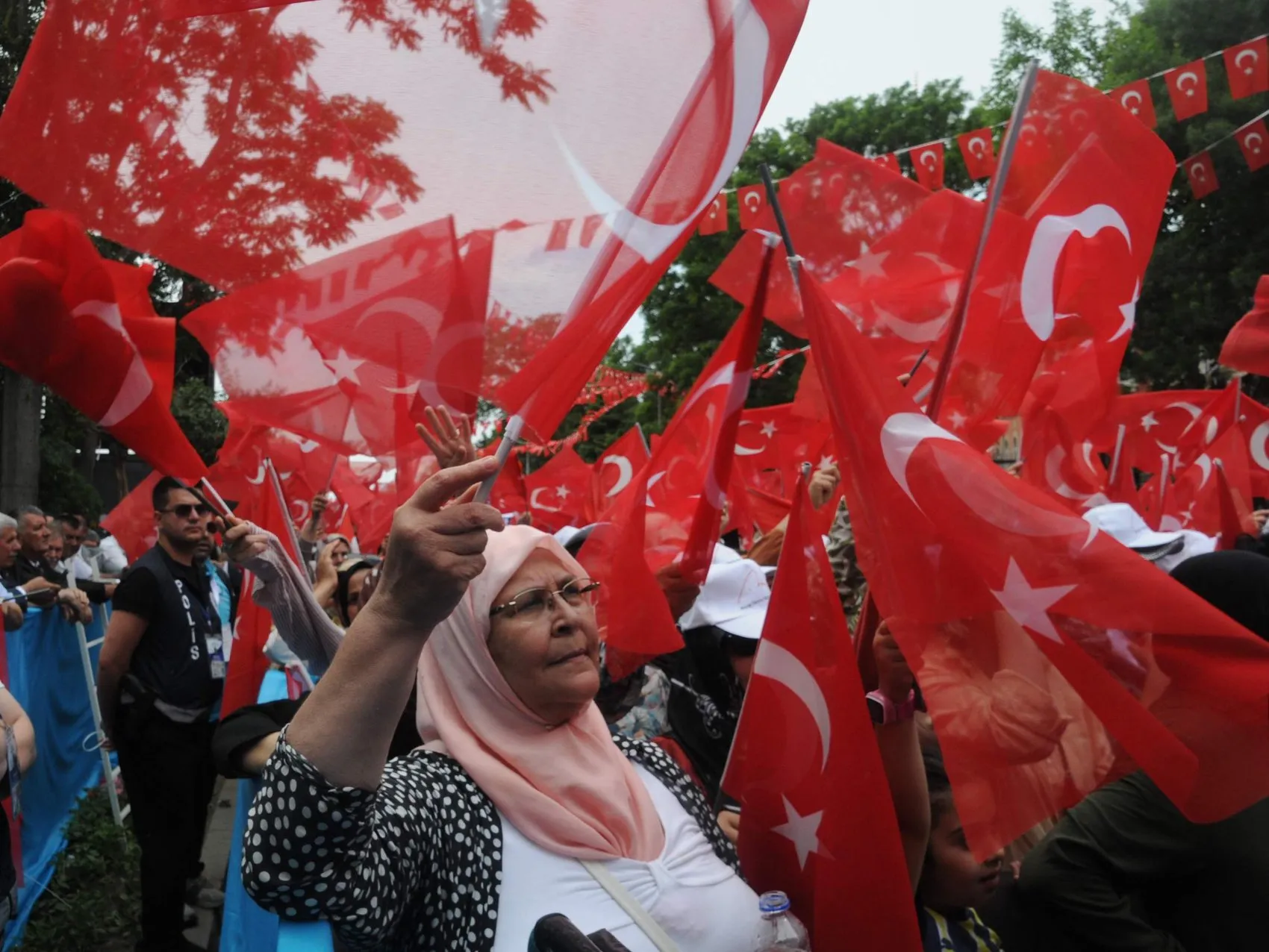 Erdoğan milletvekillerine militan çıkışıyla tepki gösterdi