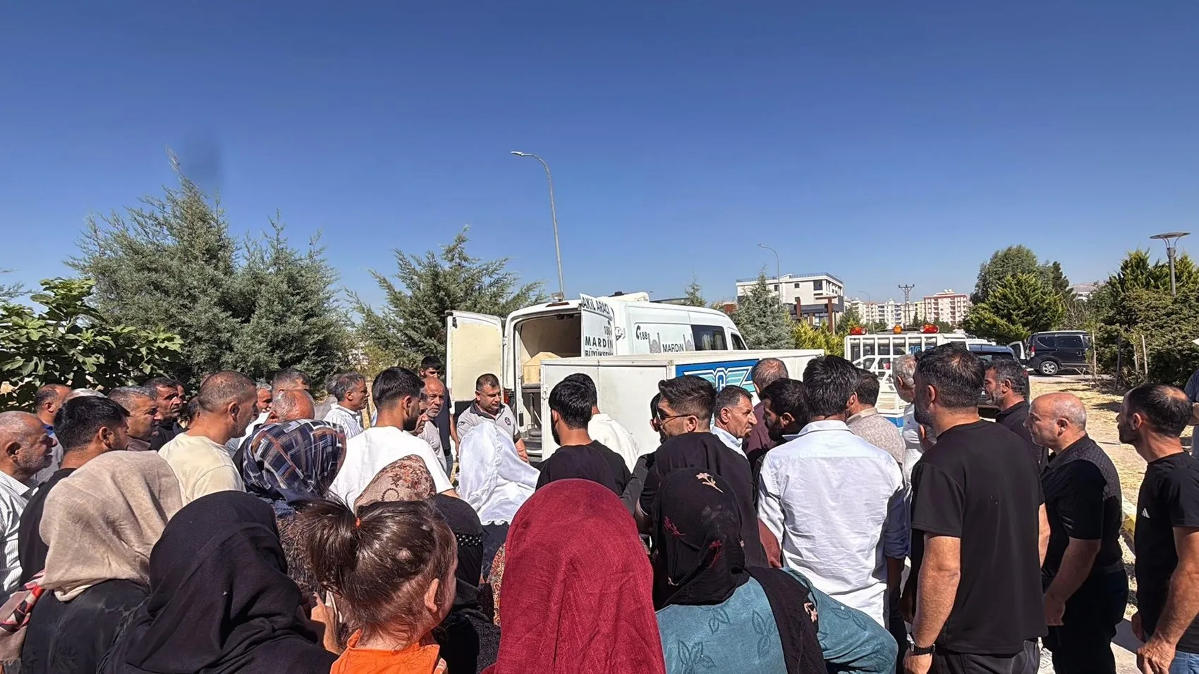 İspanya'da vefat eden Aziz Çaplık memleketinde toprağa verildi