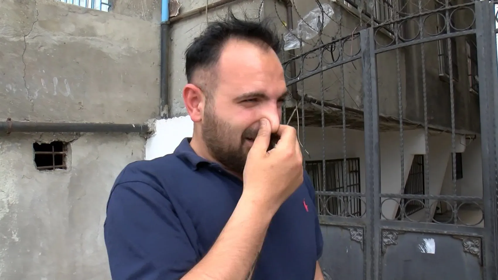 Bağcılar'da çocukların oyun oynadığı boş arsada acı manzara