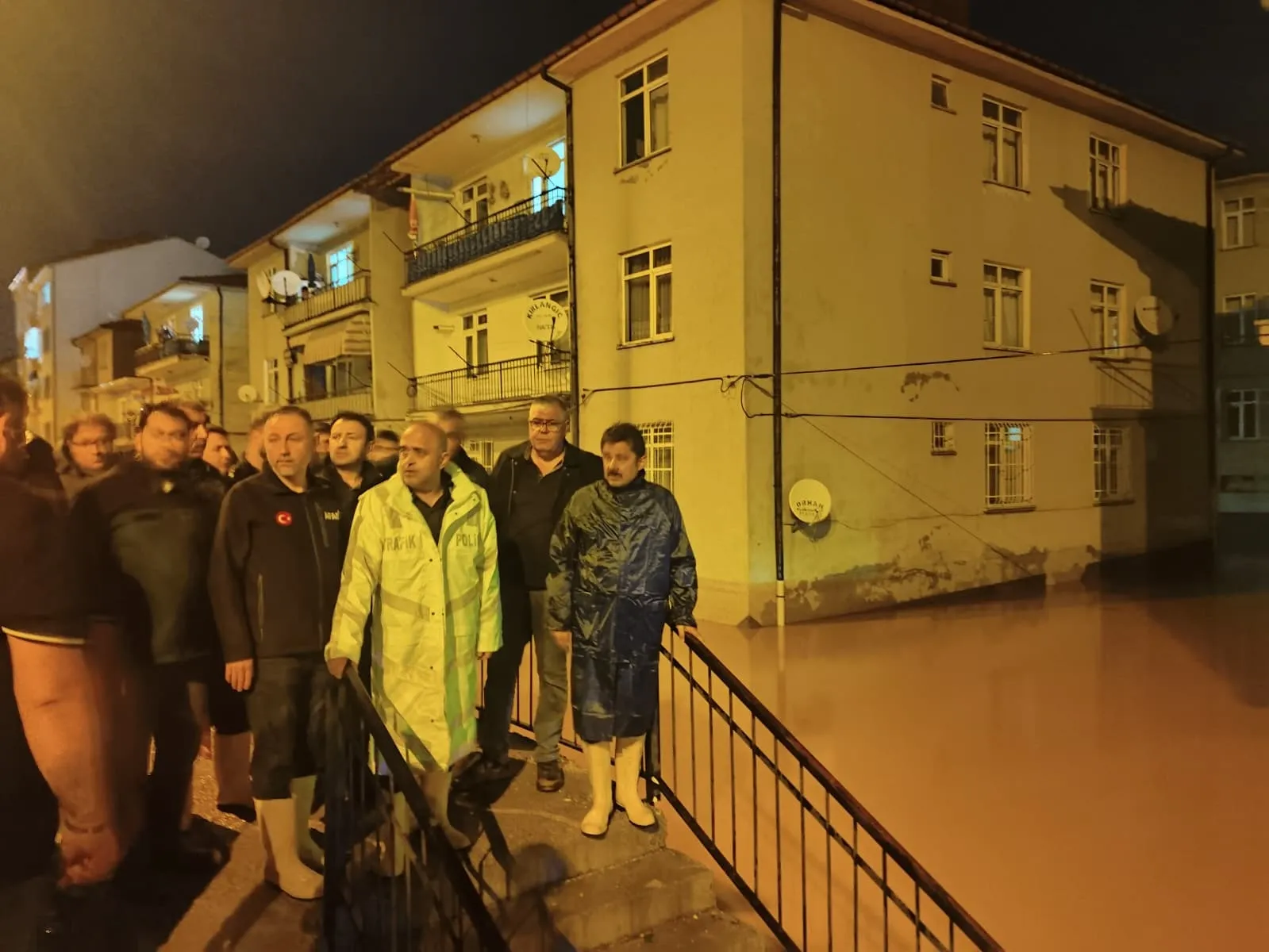 Kırşehir’de ani sağanak hayatı felç etti