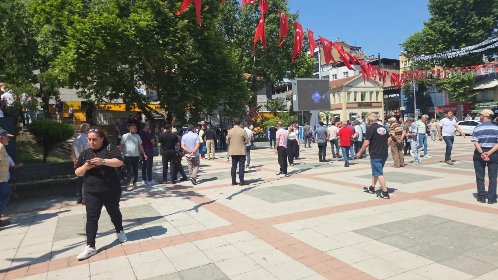Orhangazi meydanında bıçaklı kavgaya havaya ateşli müdahale