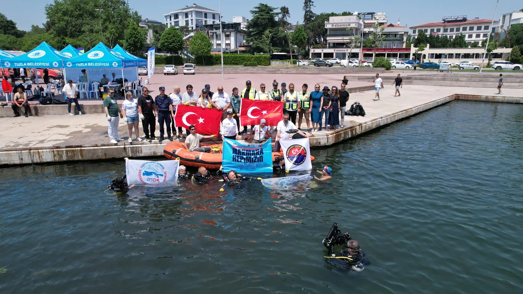 Tuzla açıklarında deniz dibindeki dev enkaz temizliği başladı