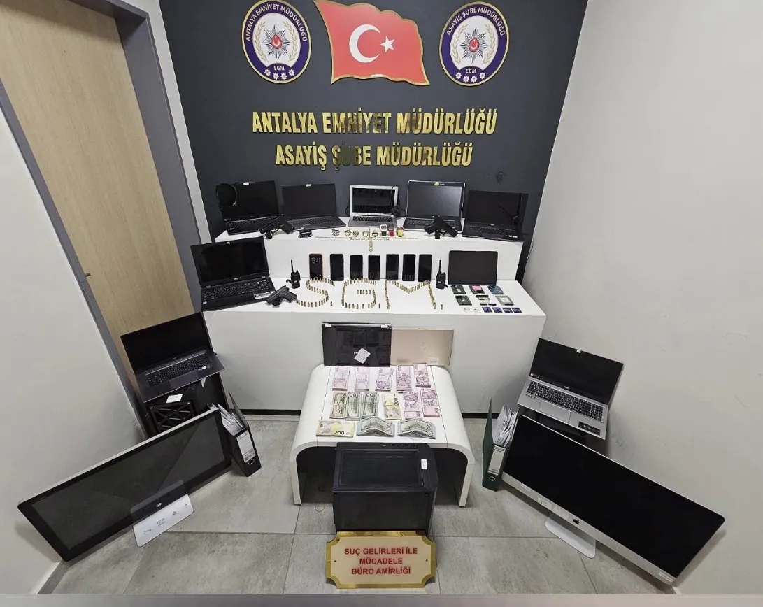 Antalya merkezli Avrupa vurgununa emniyetten büyük baskın