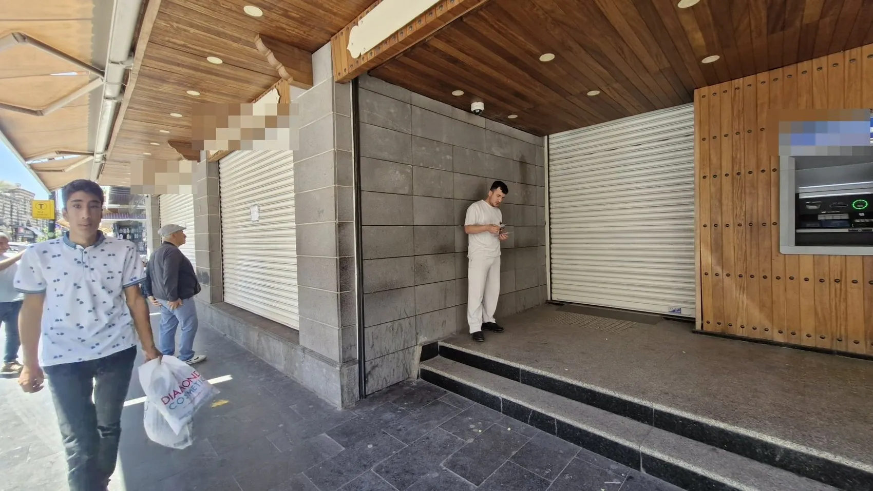 Diyarbakır Sur’da banka şubesine gece yarısı ateş açıldı