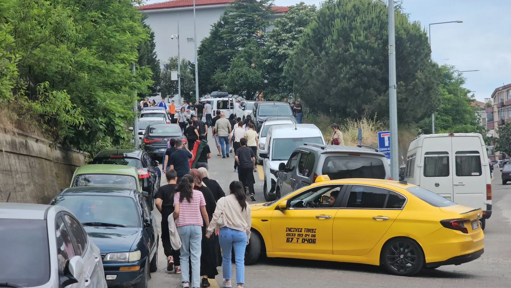 LGS heyecanında büyük panik Kardeşinin kimliğiyle sınava gelince
