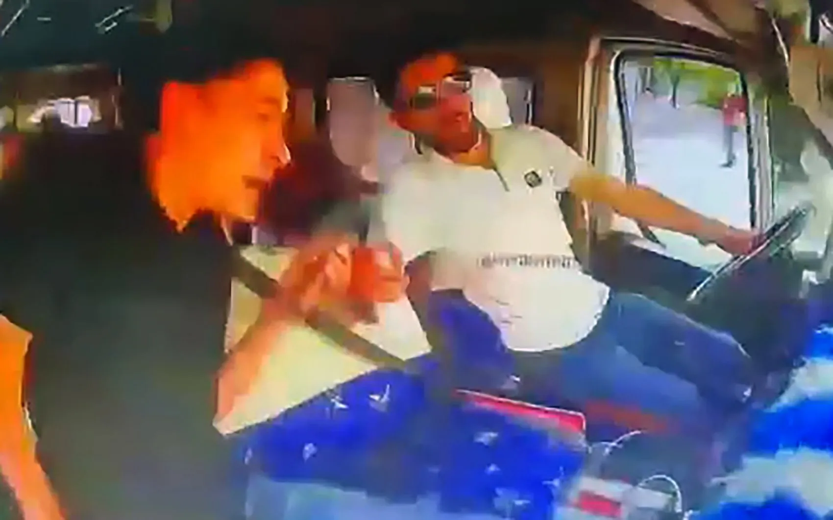 Uykusuz şoför 7 yolcuyu yaraladı Gerekçesi pes dedirtti
