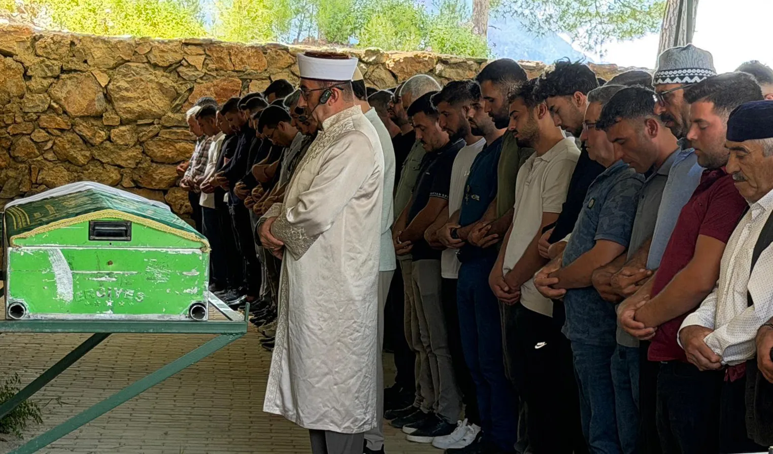 Denizli’deki otobüs faciasında yaşamını yitiren Merve Erik toprağa verildi