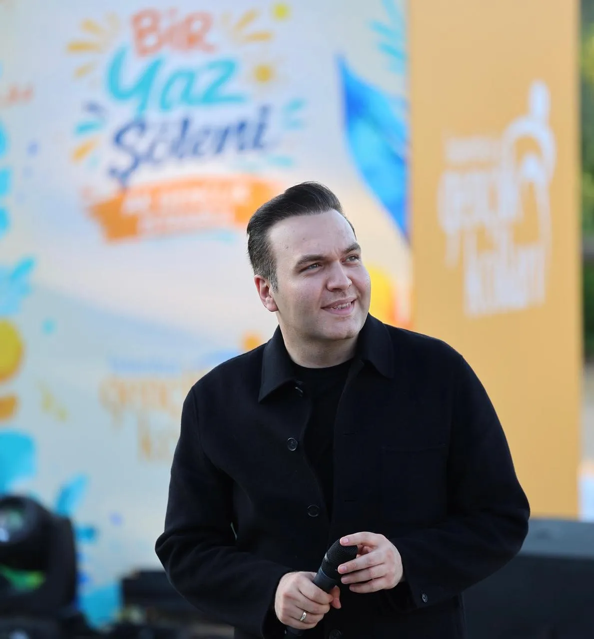 AK Parti gençleri Sultangazi'de düzenlenen yaz şöleninde bir araya geldi