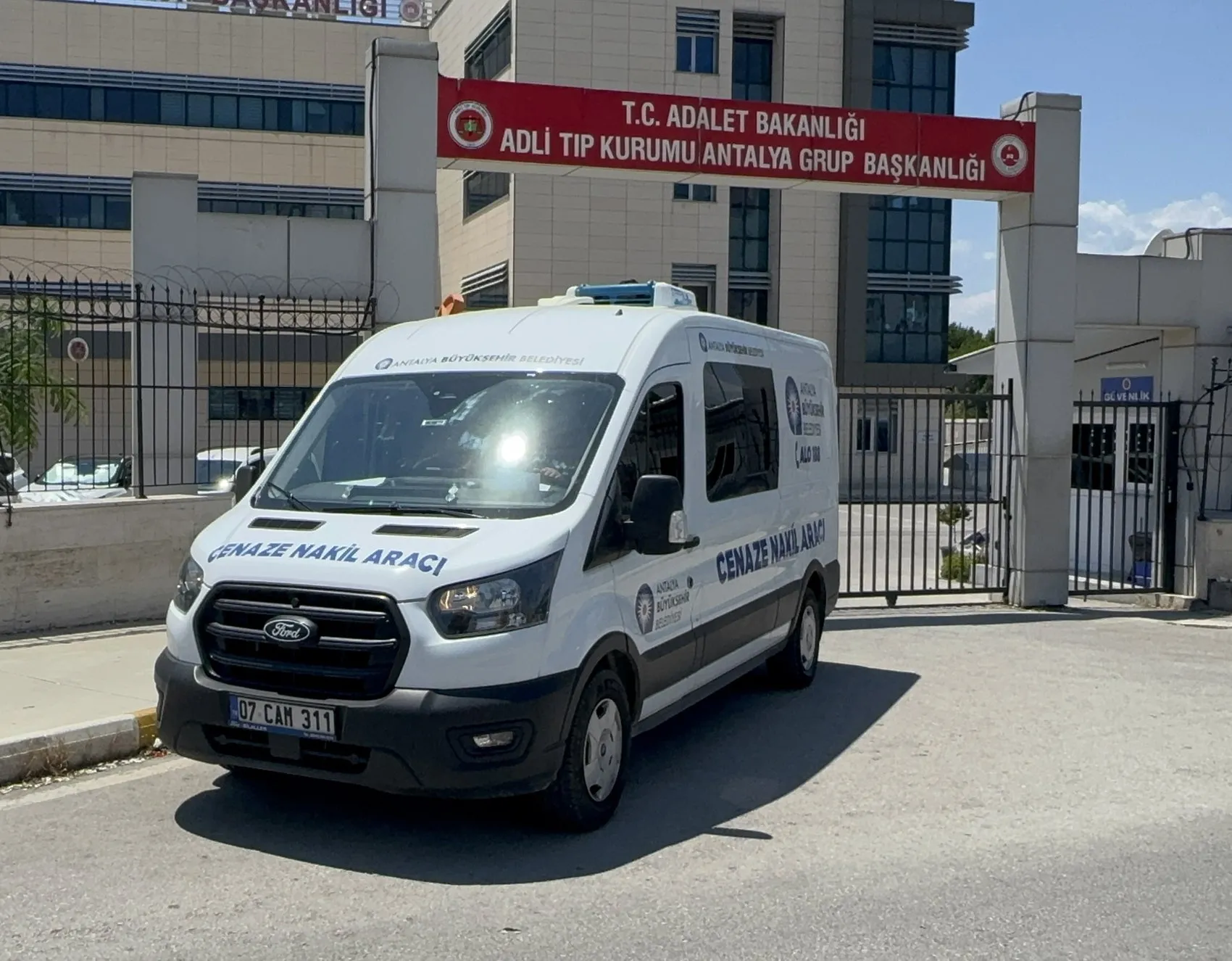 Antalya’da gece yarısı motosiklet kazası 20 yaşındaki genç hayatını kaybetti