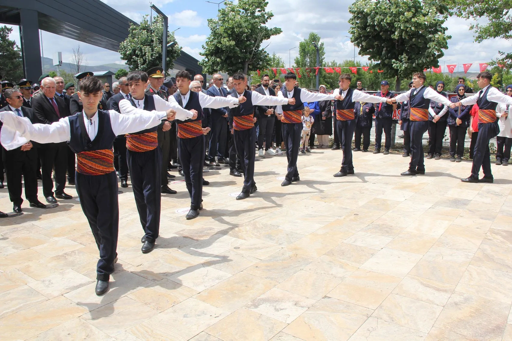 Sivas 107 yıl önceki o tarihi günü yeniden yaşadı