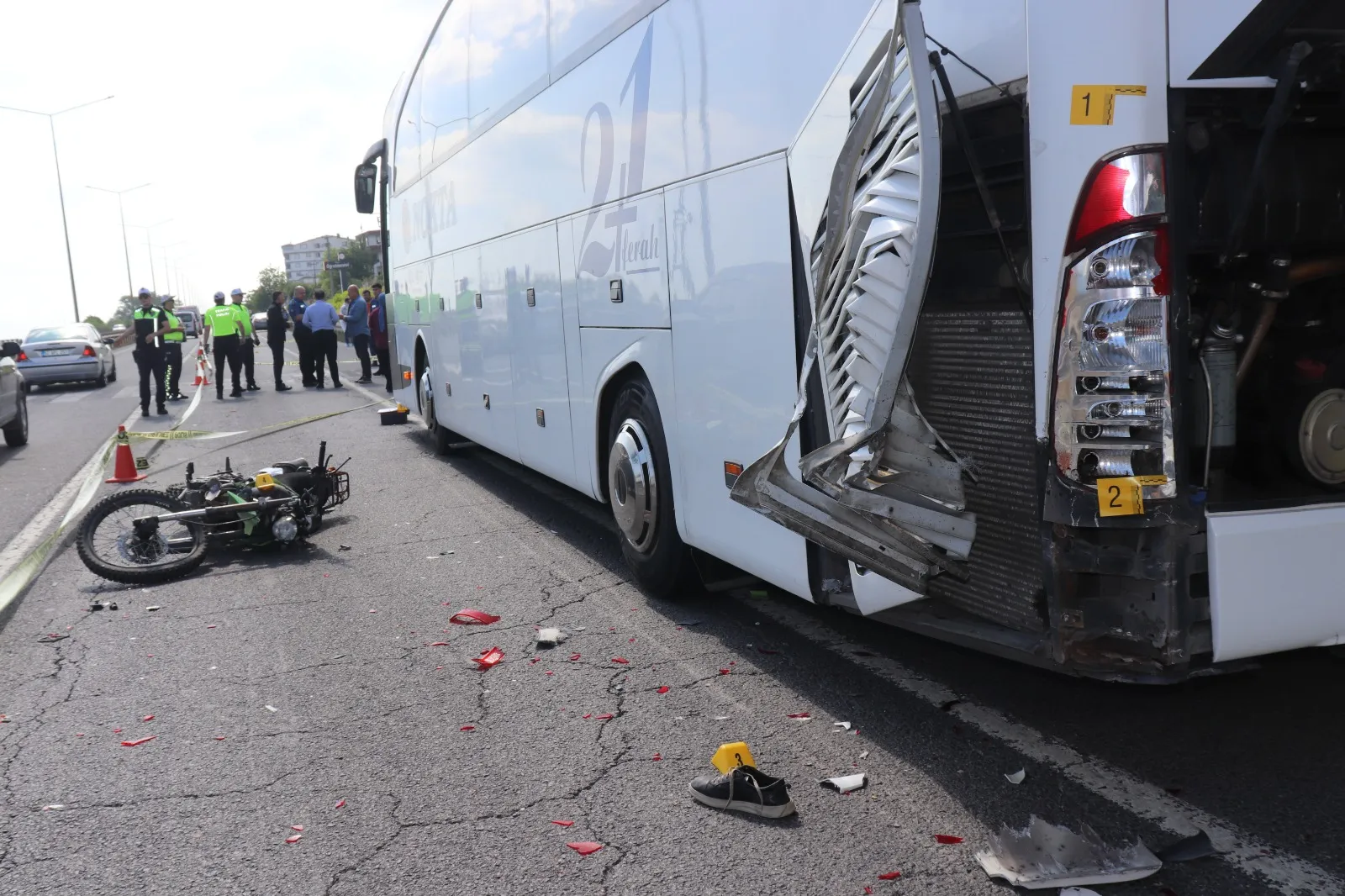 Ordu'da emniyet şeridindeki otobüse çarpan motosiklet sürücüsü hayatını kaybetti