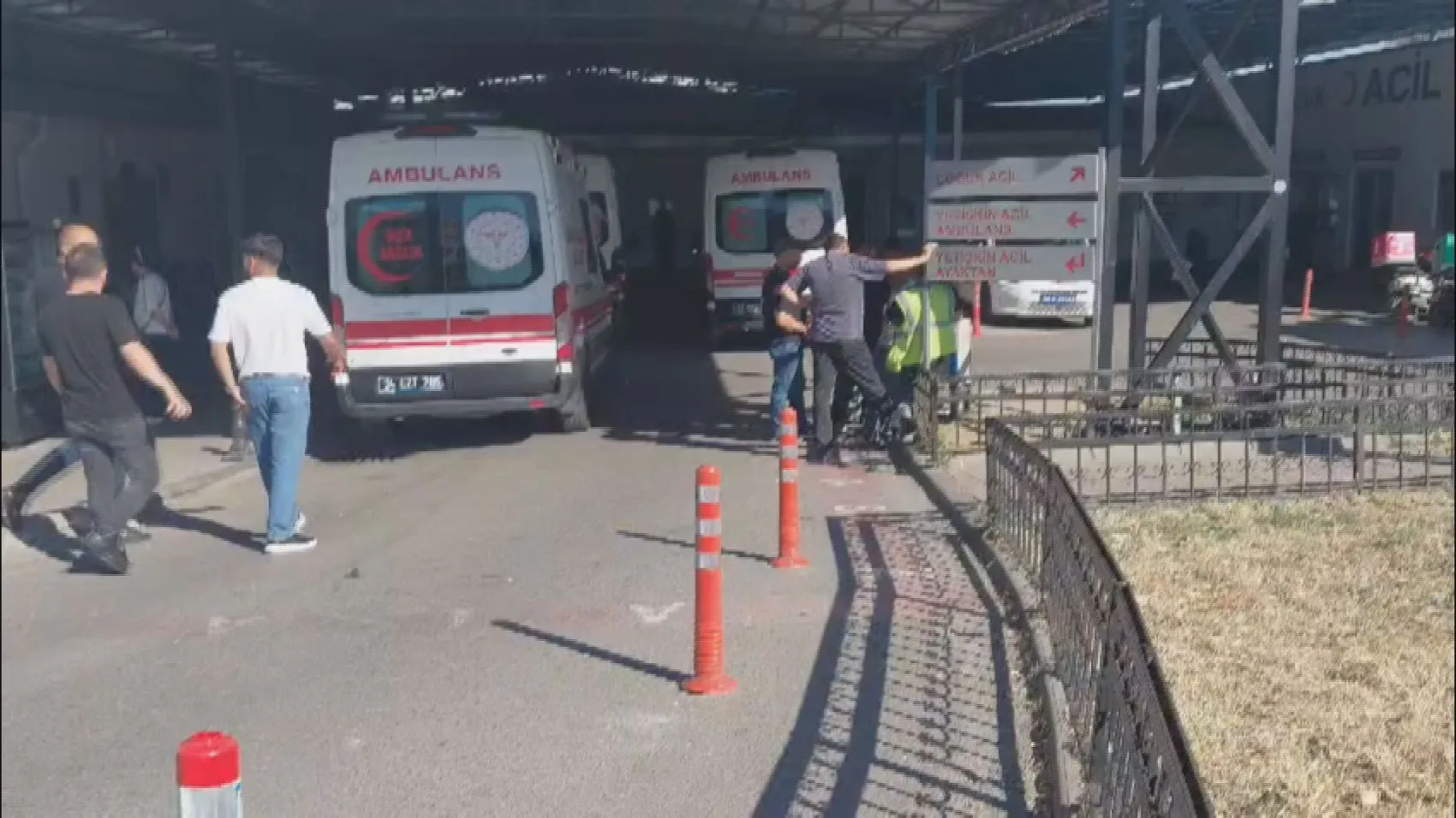 Pendik'te inşaat işçisi dördüncü kattan beton zemine çakıldı