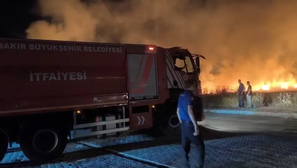 Diyarbakır Havalimanı yakınında çıkan yangın kontrol altına alındı