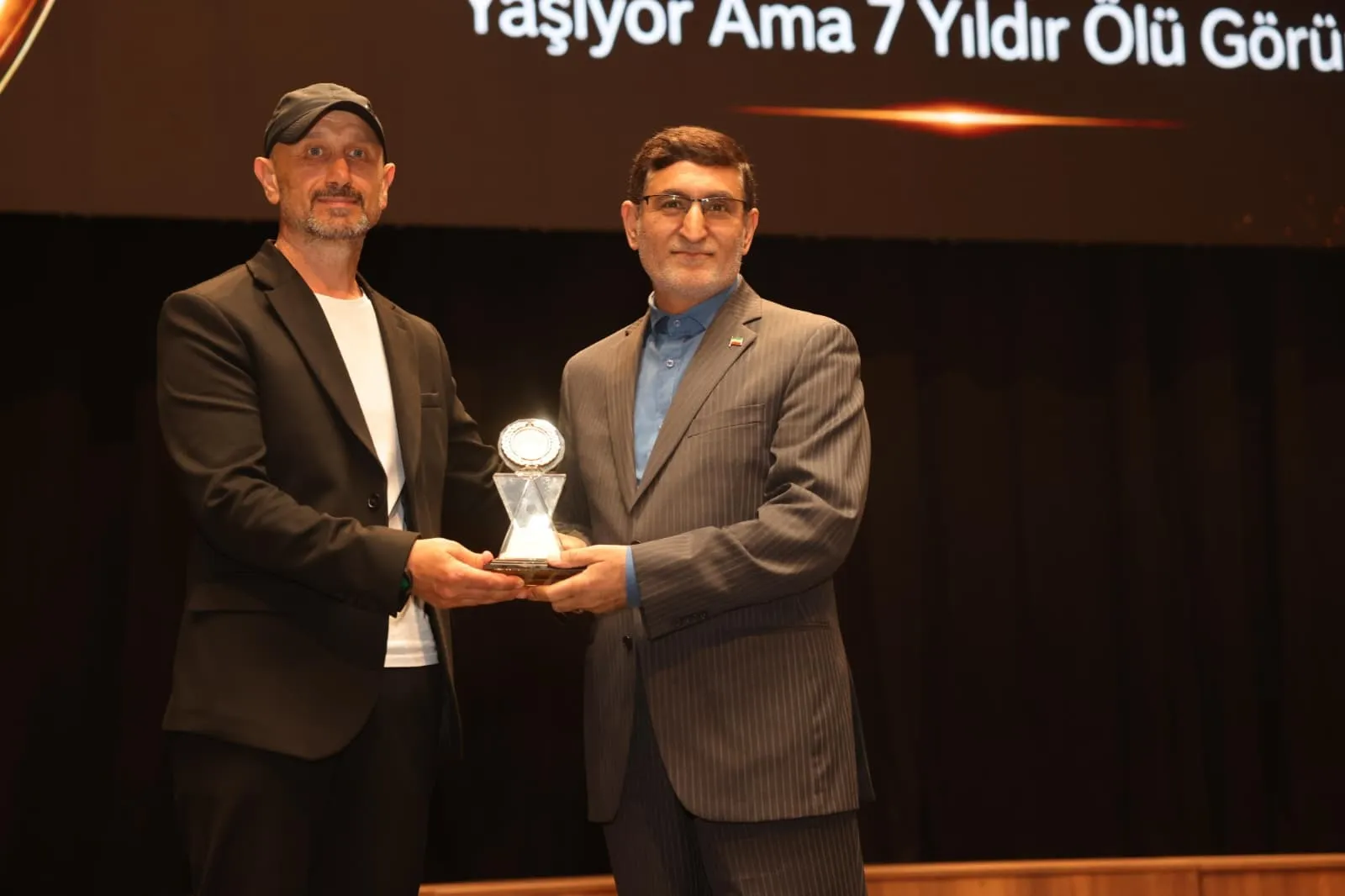 Trabzonlu gazeteciler yılın başarılı isimleri seçildi
