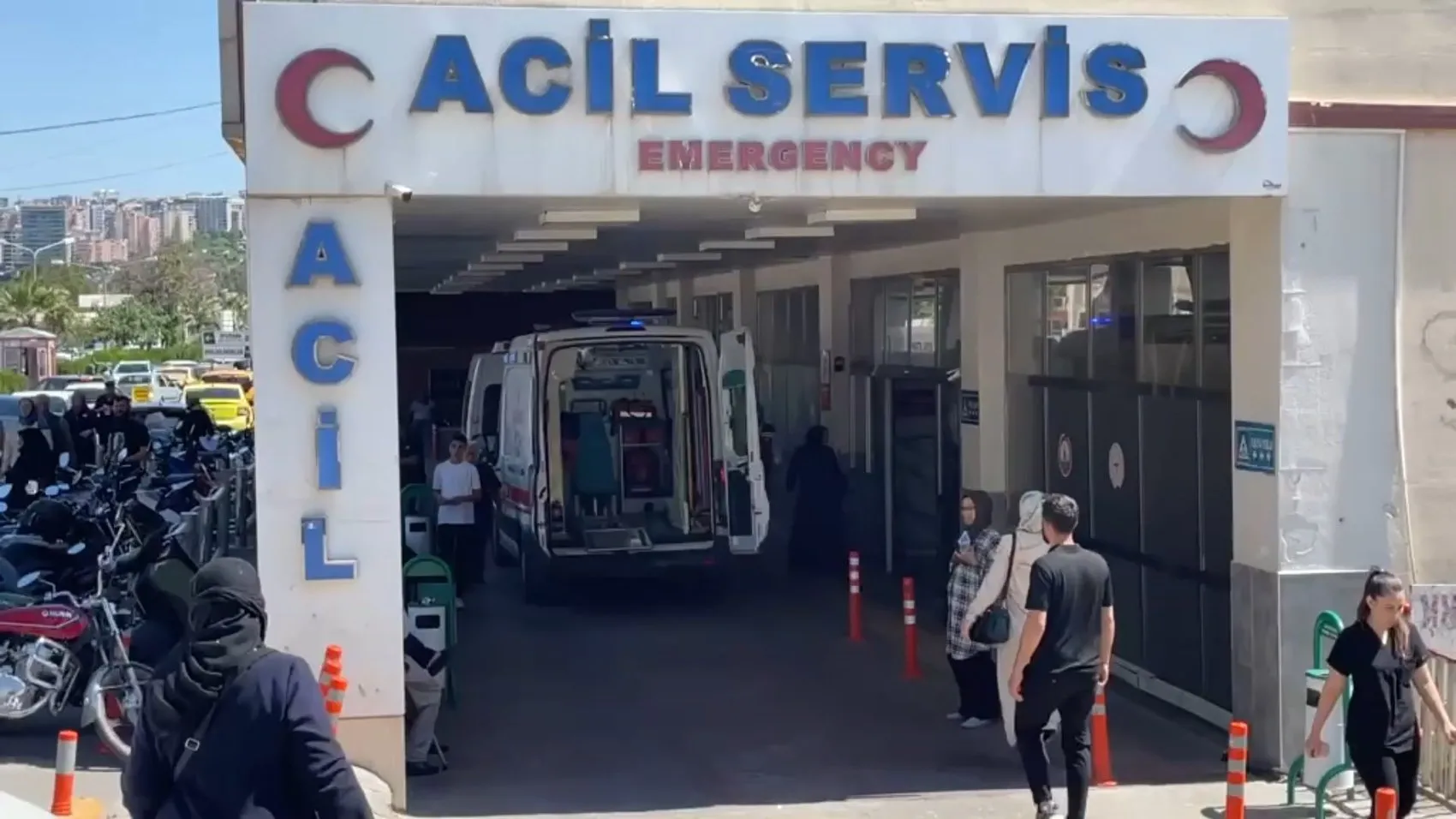 Şanlıurfa Bozova yolunda trafik kazası 1 ölü 4 yaralı