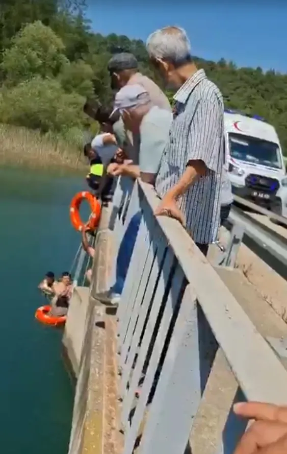 Aladağ’da köprüden düşen kadın son anda kurtarıldı