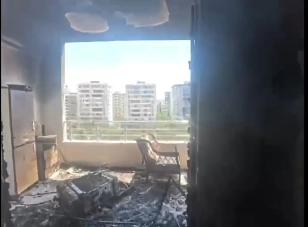 Diyarbakır'da apartman dairesini alevler teslim aldı