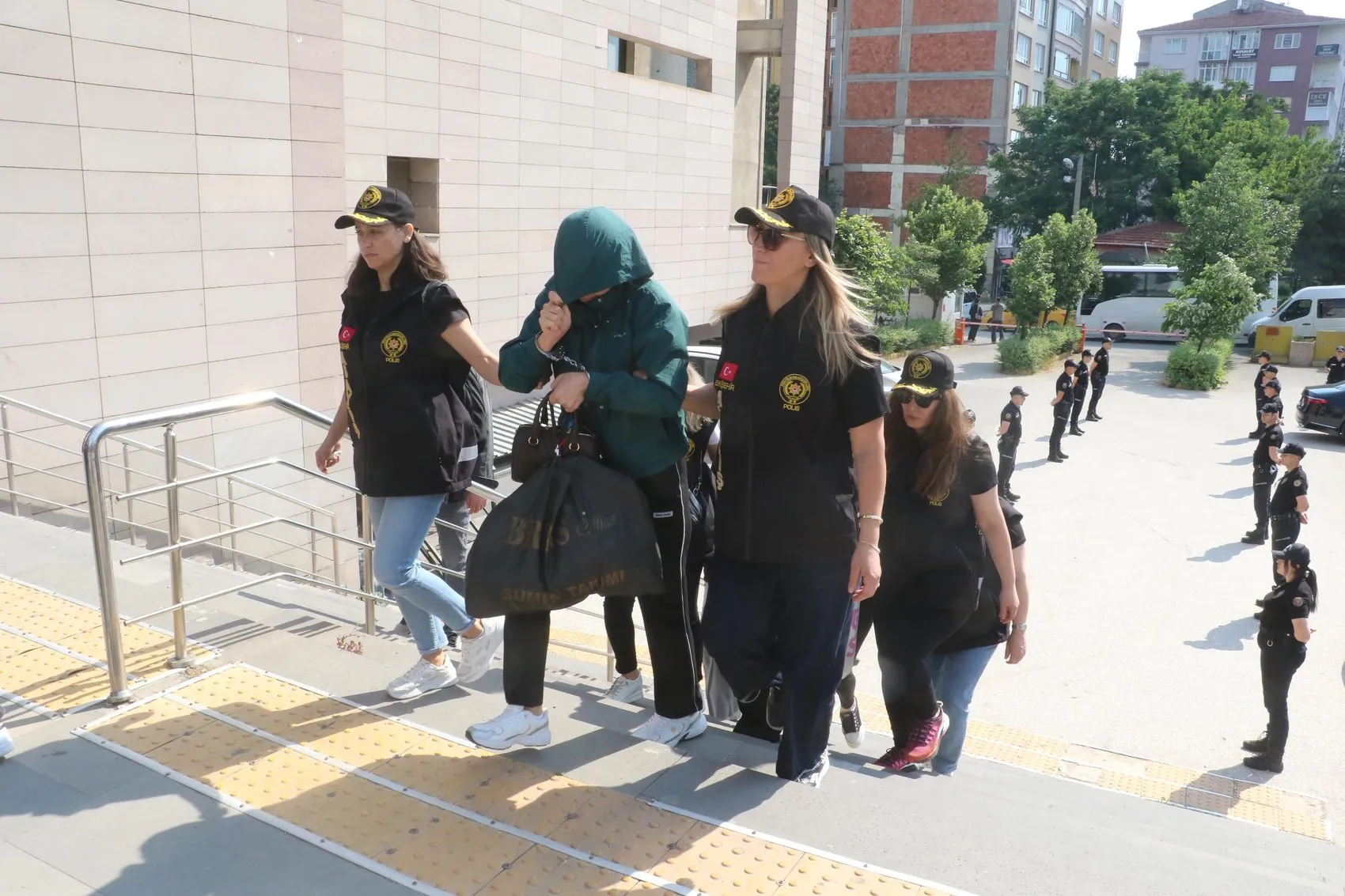 Eskişehir’de masaj salonlarına büyük operasyon