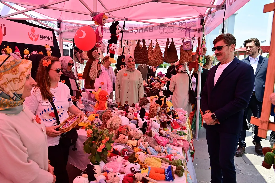Bahçelievler’de kadınlar yıl boyunca ürettiklerini vitrine çıkardı