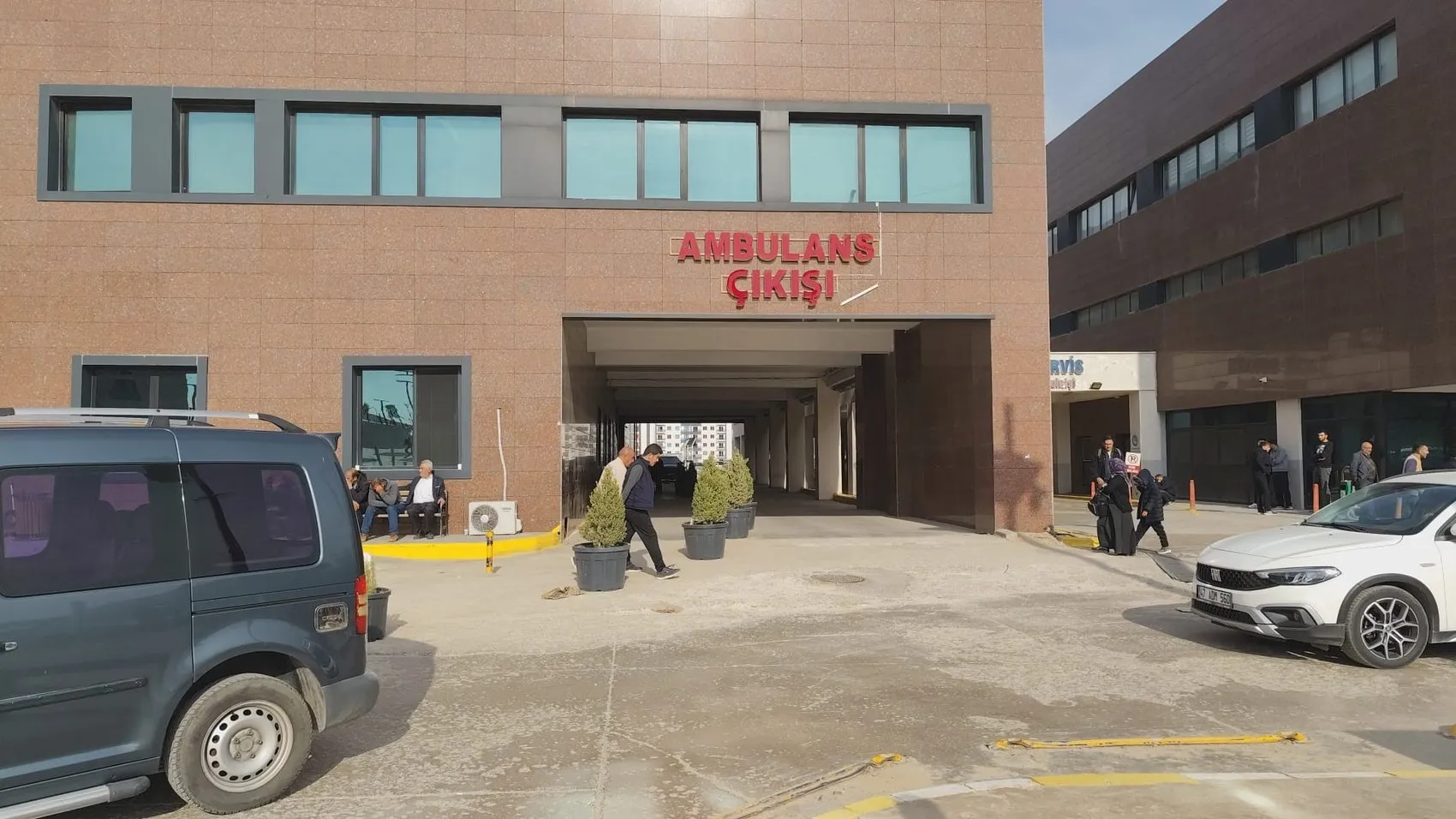 Kızıltepe'de iki yaşındaki çocuk pencereden düşerek ağır yaralandı