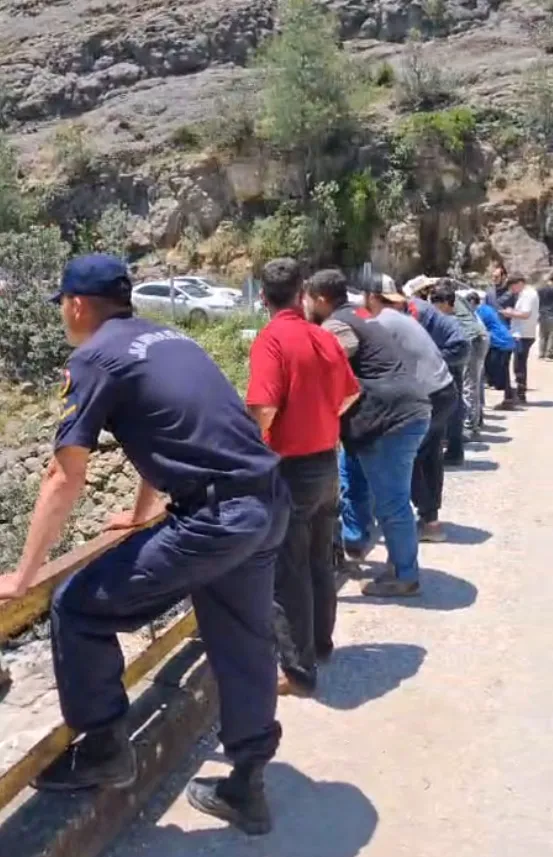 Adana'da piknik faciası Genç adam çay sularında kayboldu