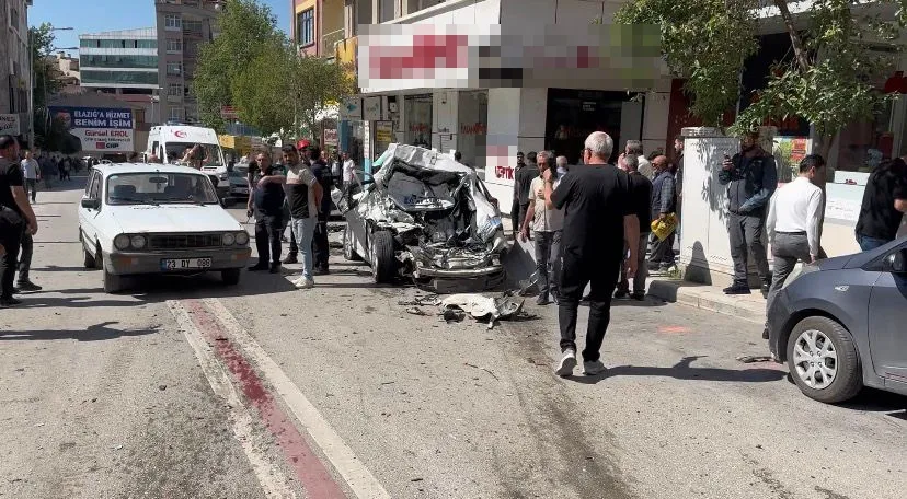 Elazığ’da hafriyat kamyonu trafiği birbirine kattı