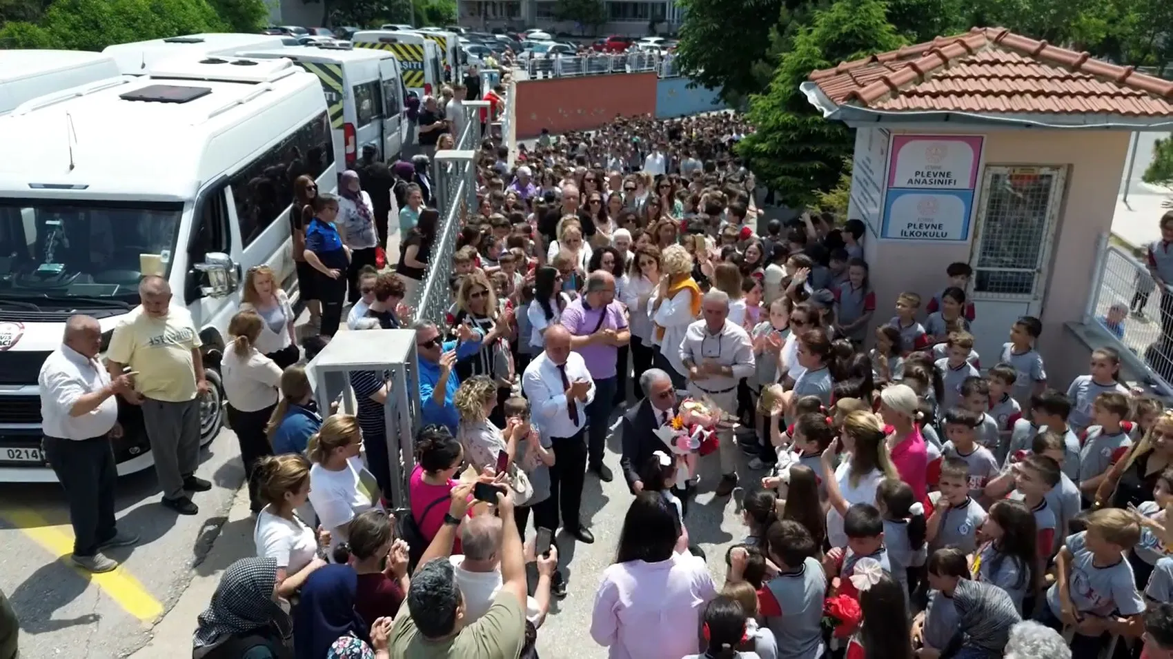 Edirne’de yarım asra yakın süren öğretmenlik serüveni alkışlarla sona erdi