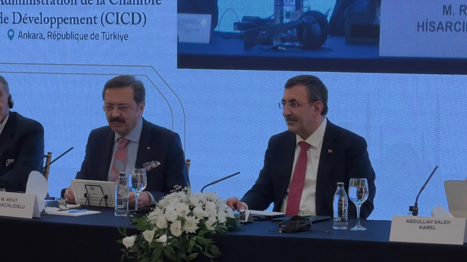 Türkiye ihracatta 400 milyar dolar barajını aşmaya hazırlanıyor