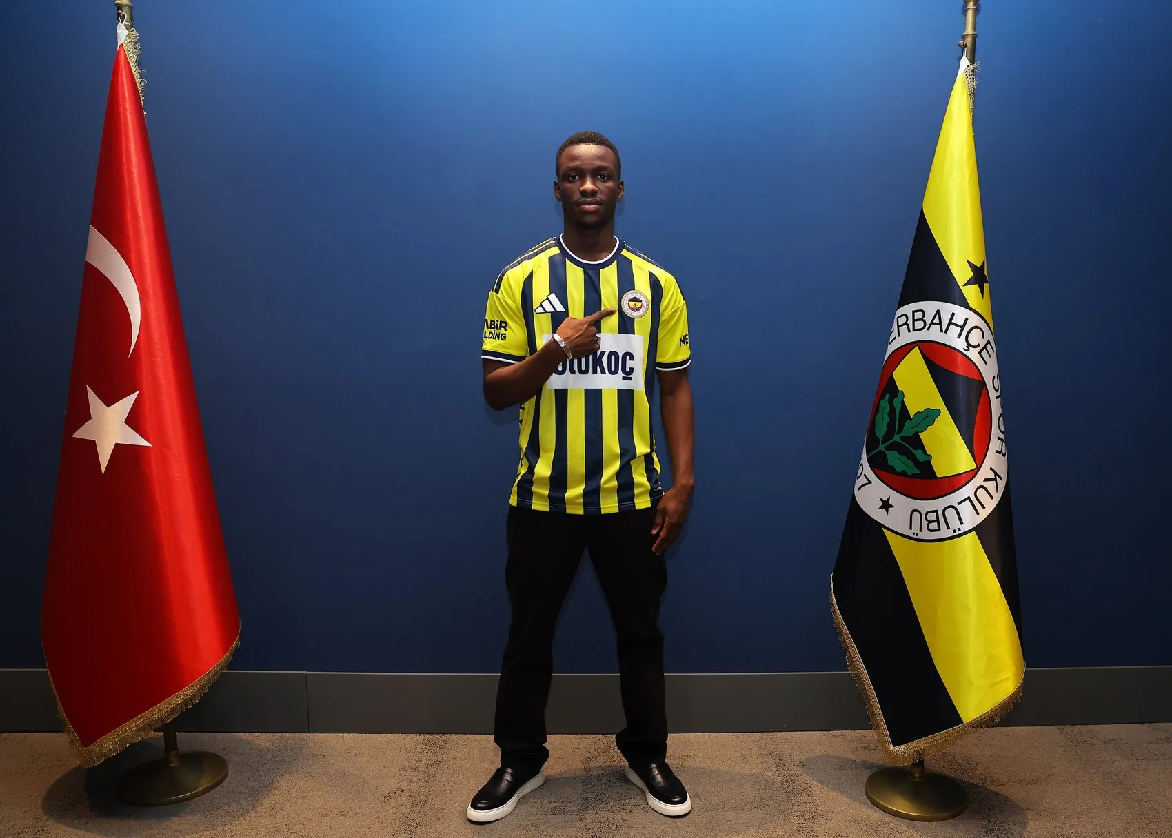 Fenerbahçe genç yetenek Amara Diouf ile uzun süreli anlaştı