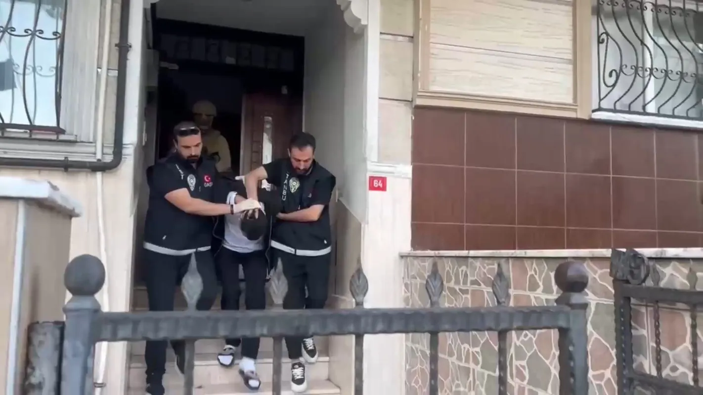 İstanbul’da haraç vermeyen iş yerlerini kurşunlayan çete çökertildi