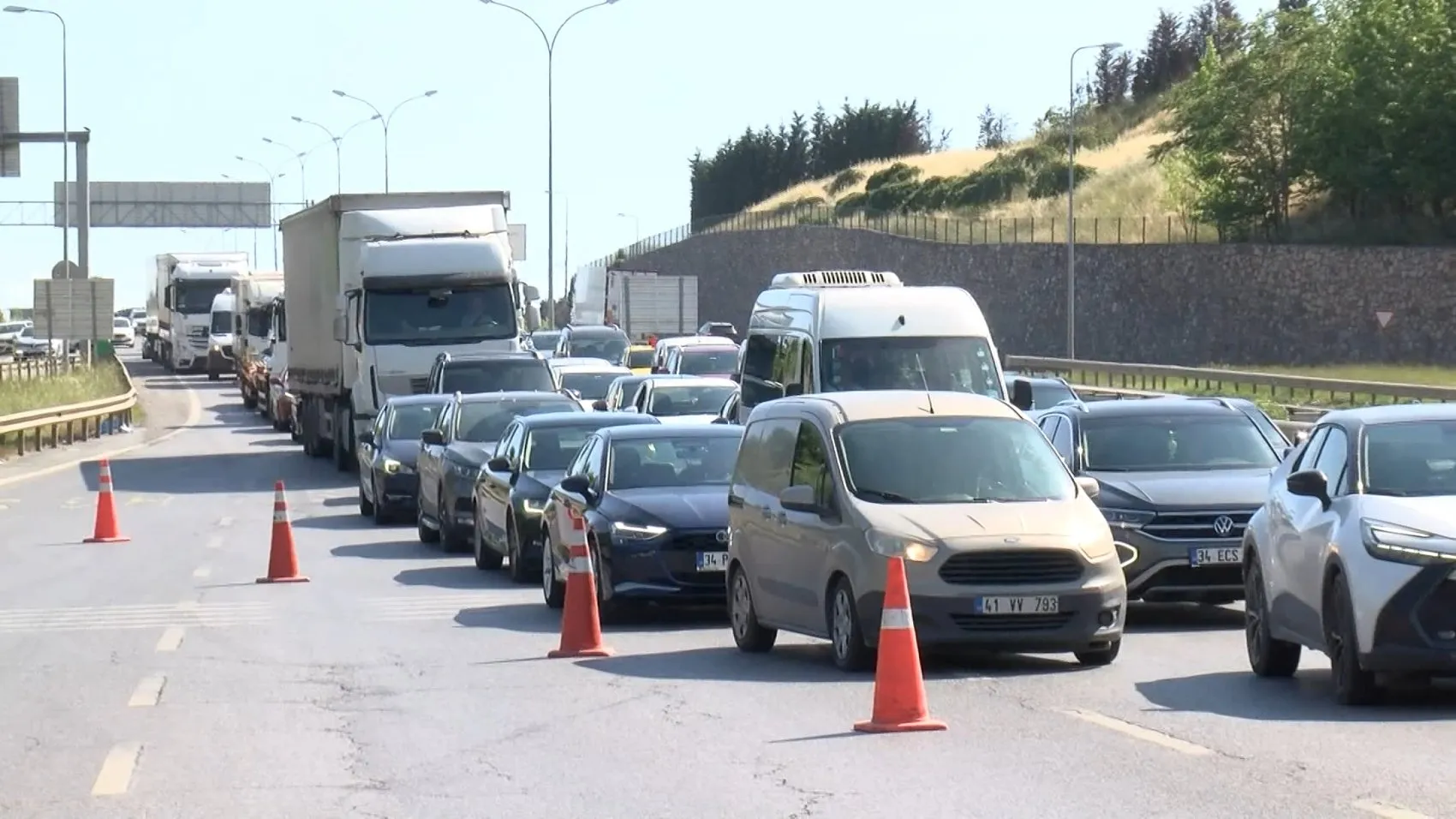 Tuzla’da gişelerde feci kaza 29 yaşındaki sürücü hayatını kaybetti