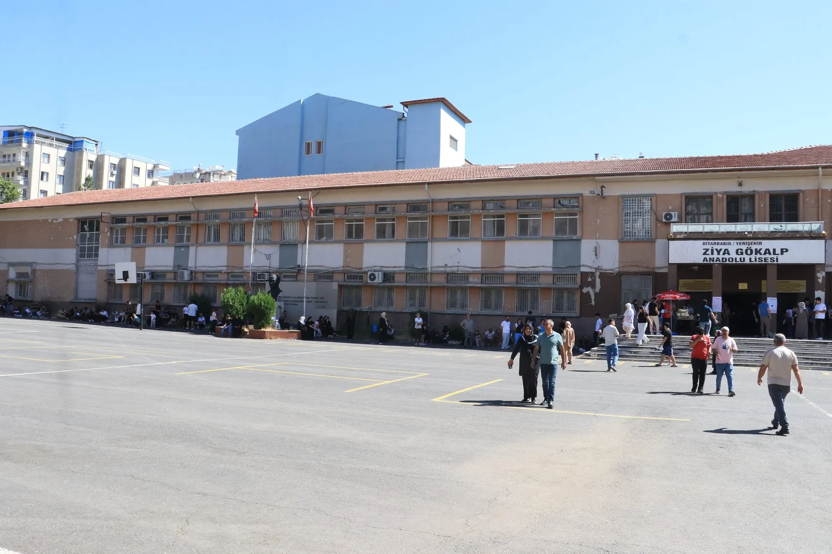Diyarbakır'da üniversite hayali için sınav saati