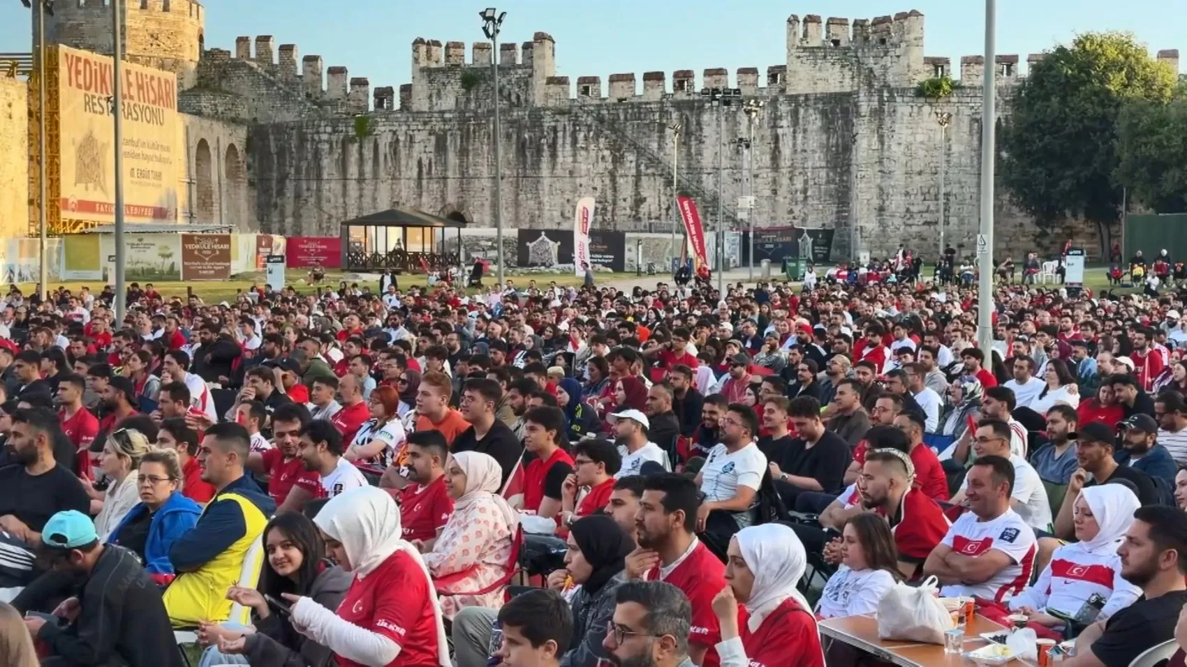 Yedikule Hisarı'nda dev ekranda milli heyecan