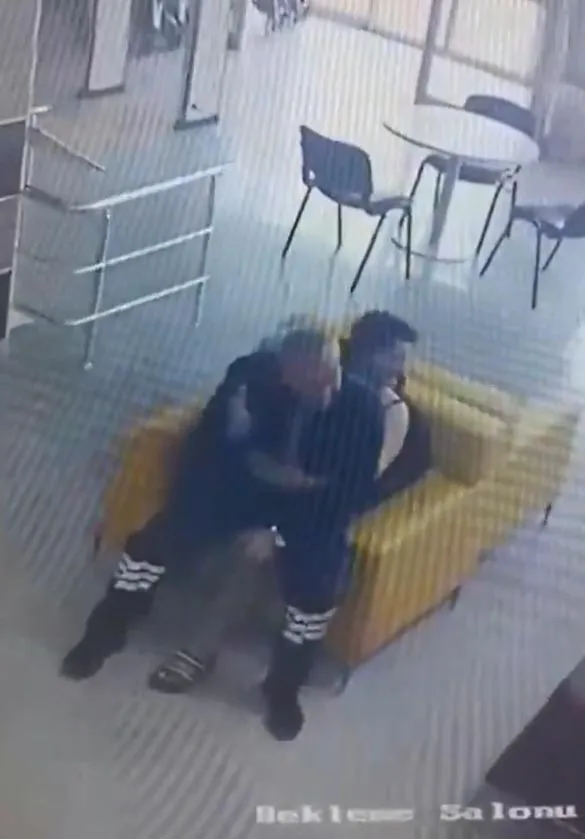 Eskişehir'de hastane müdürü personeline yumruk attı