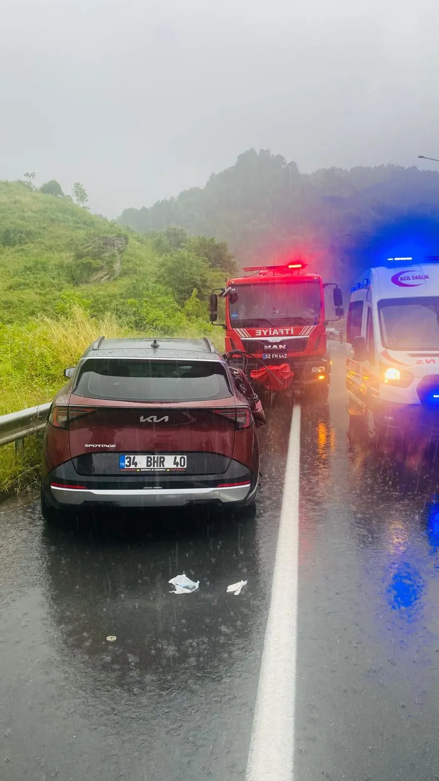 Ordu'da yardım etmek isteyenlere otomobil çarptı