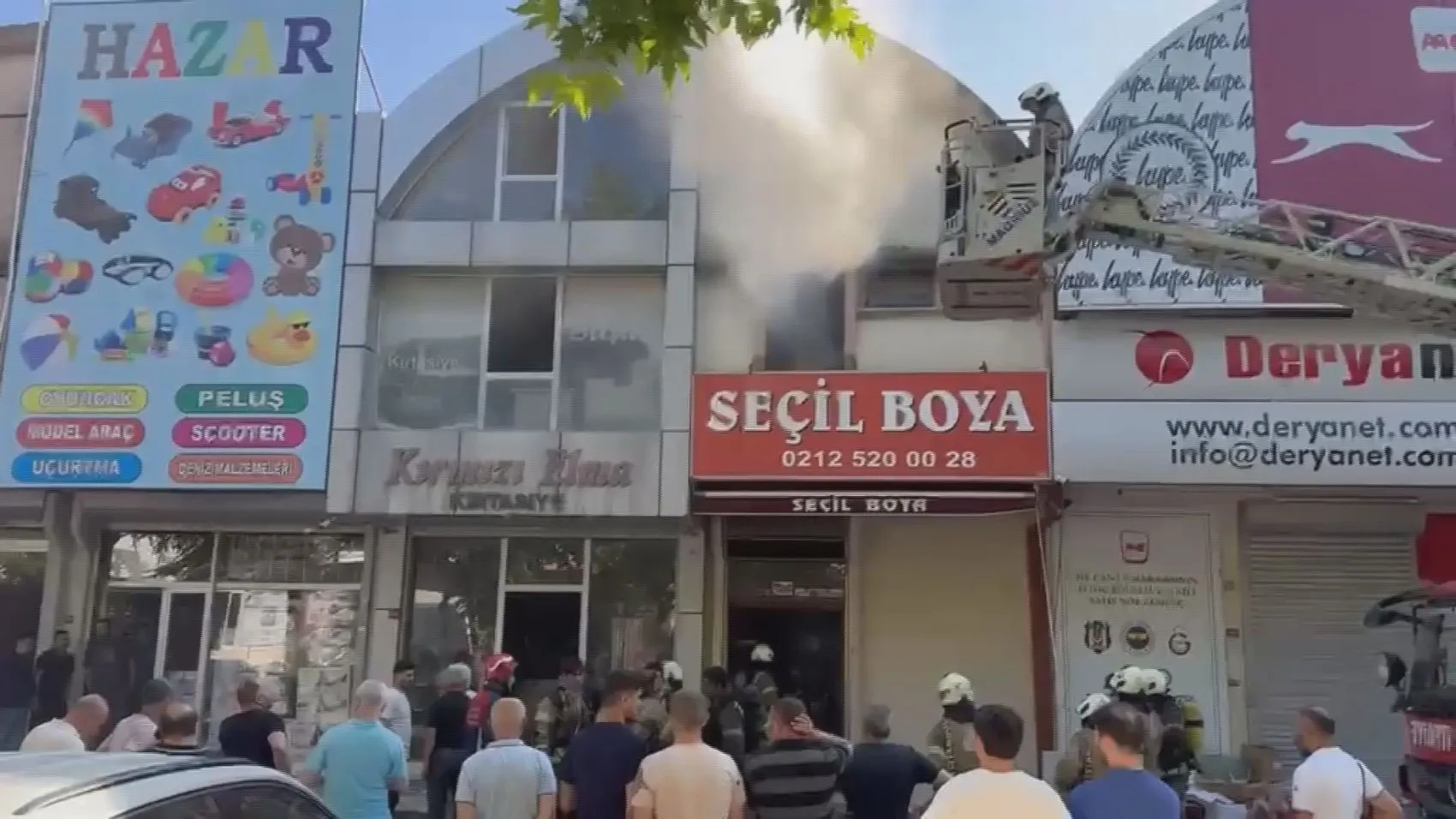 İSTOÇ'taki kırtasiye deposunda yangın paniği yaşandı
