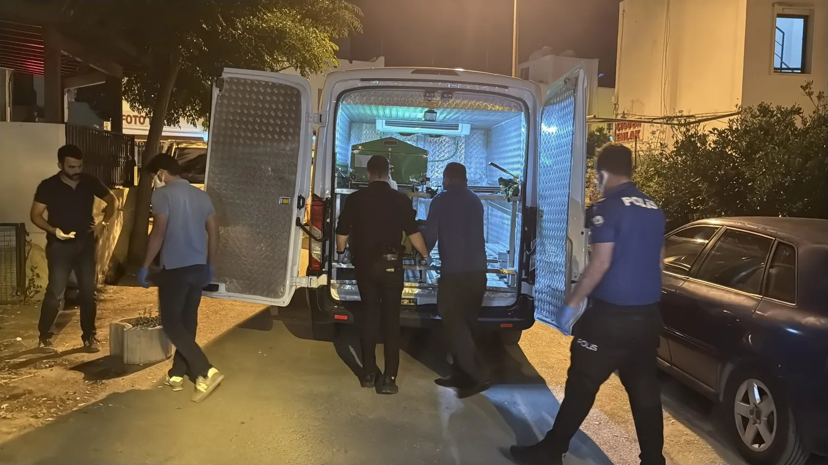 Bodrumda acı olay Baba cenazesiyle iki gün aynı evde kaldı