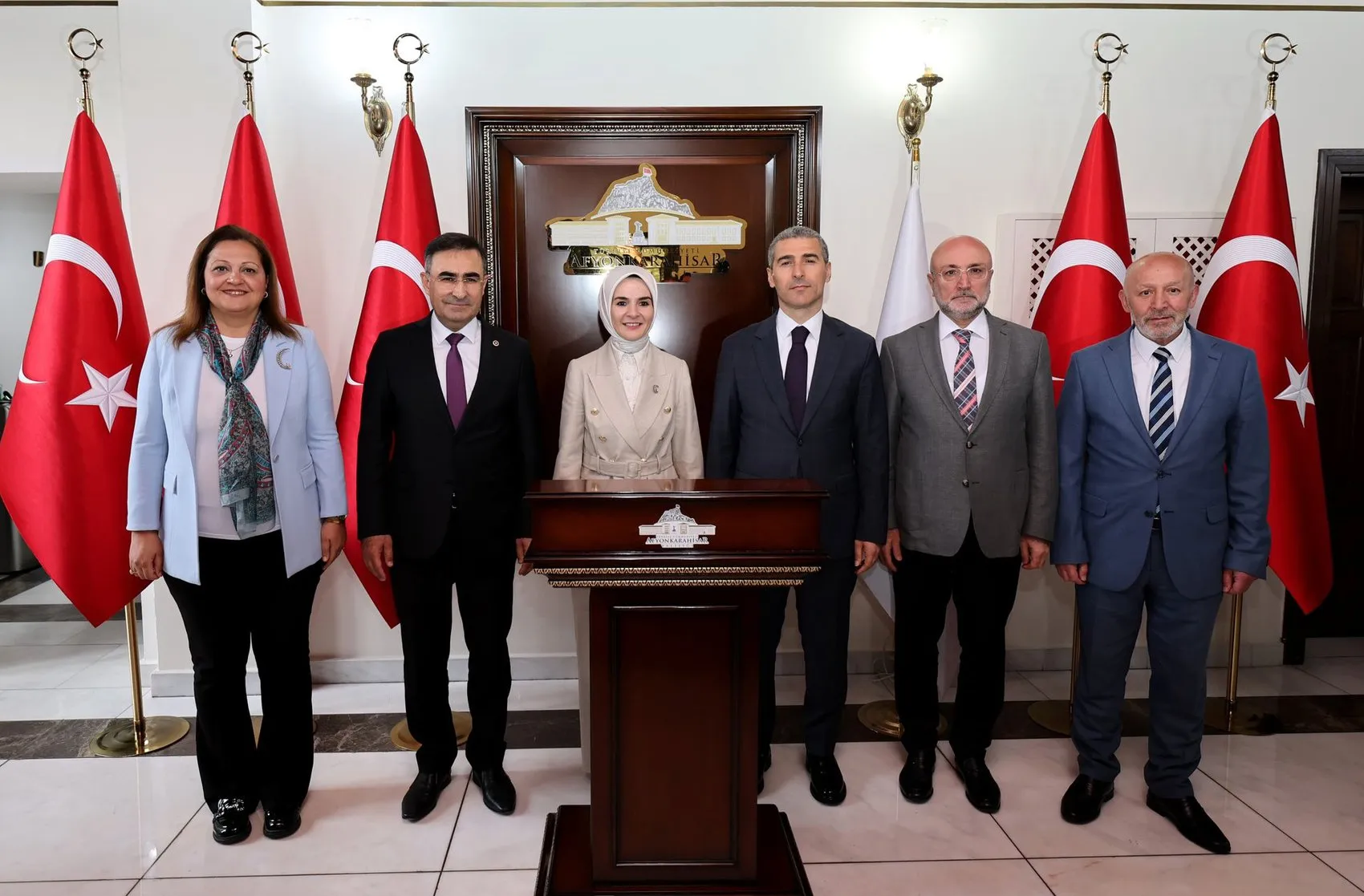 Afyonkarahisarlı kadınlara tarihi handa ücretsiz satış imkanı