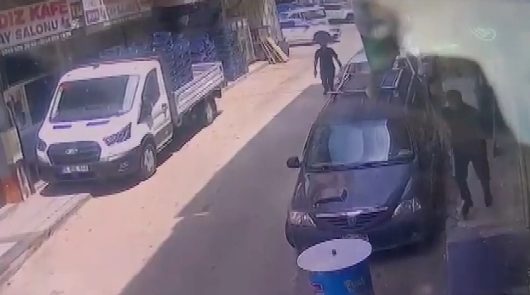 Bursa sokaklarında gündüz vakti silahlı dehşet