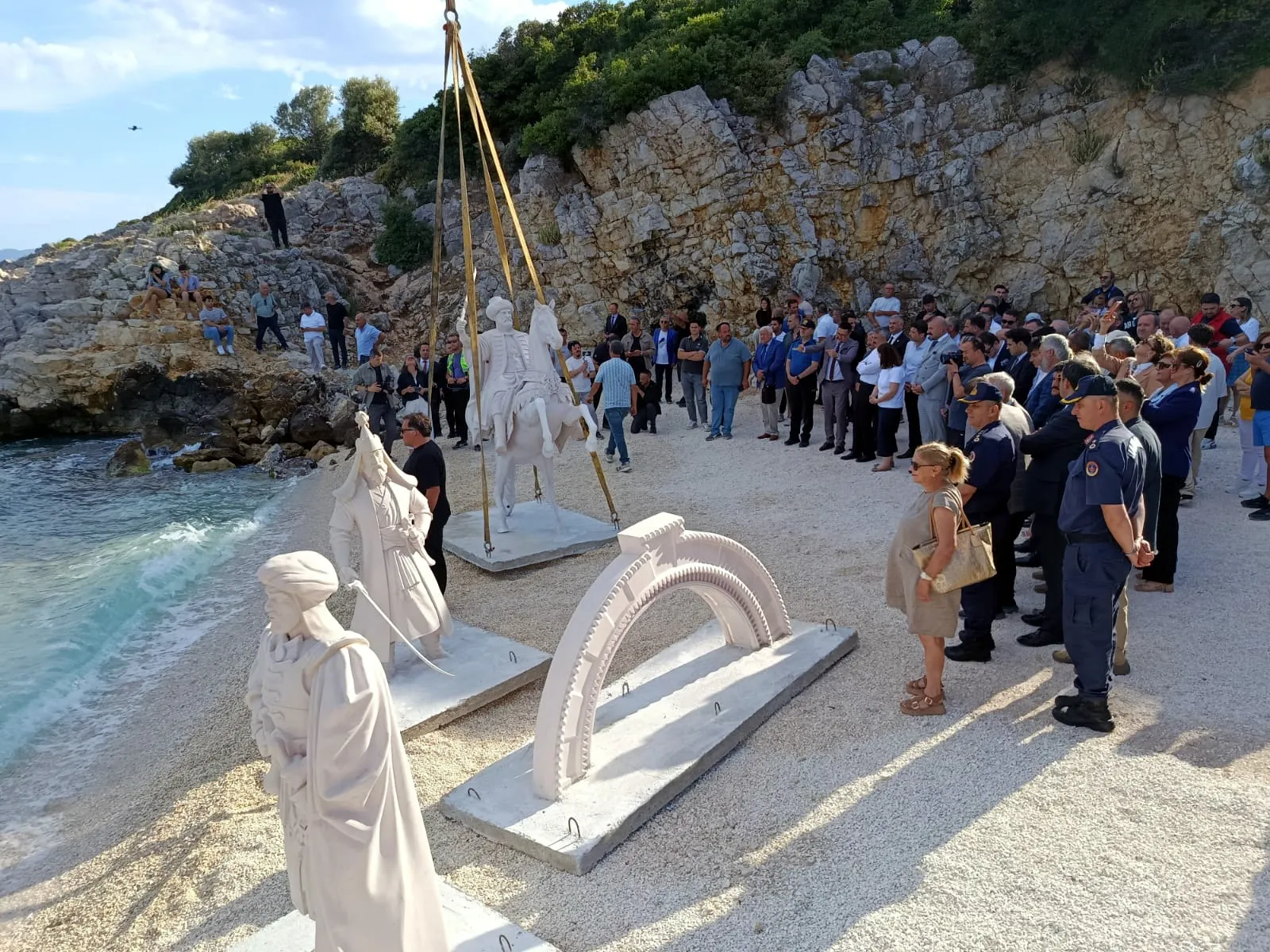 Saros'un dibine tarih iniyor