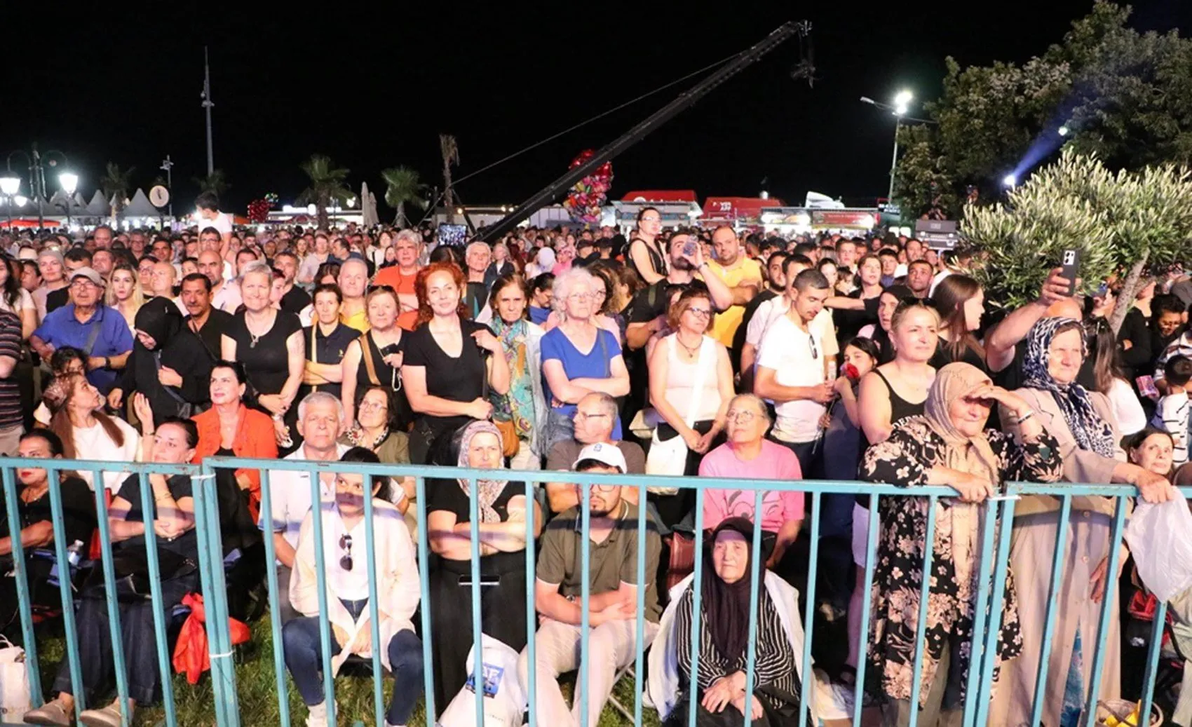 Burhan Öçal Tekirdağ Kiraz Festivali’nde sahneye çıktı