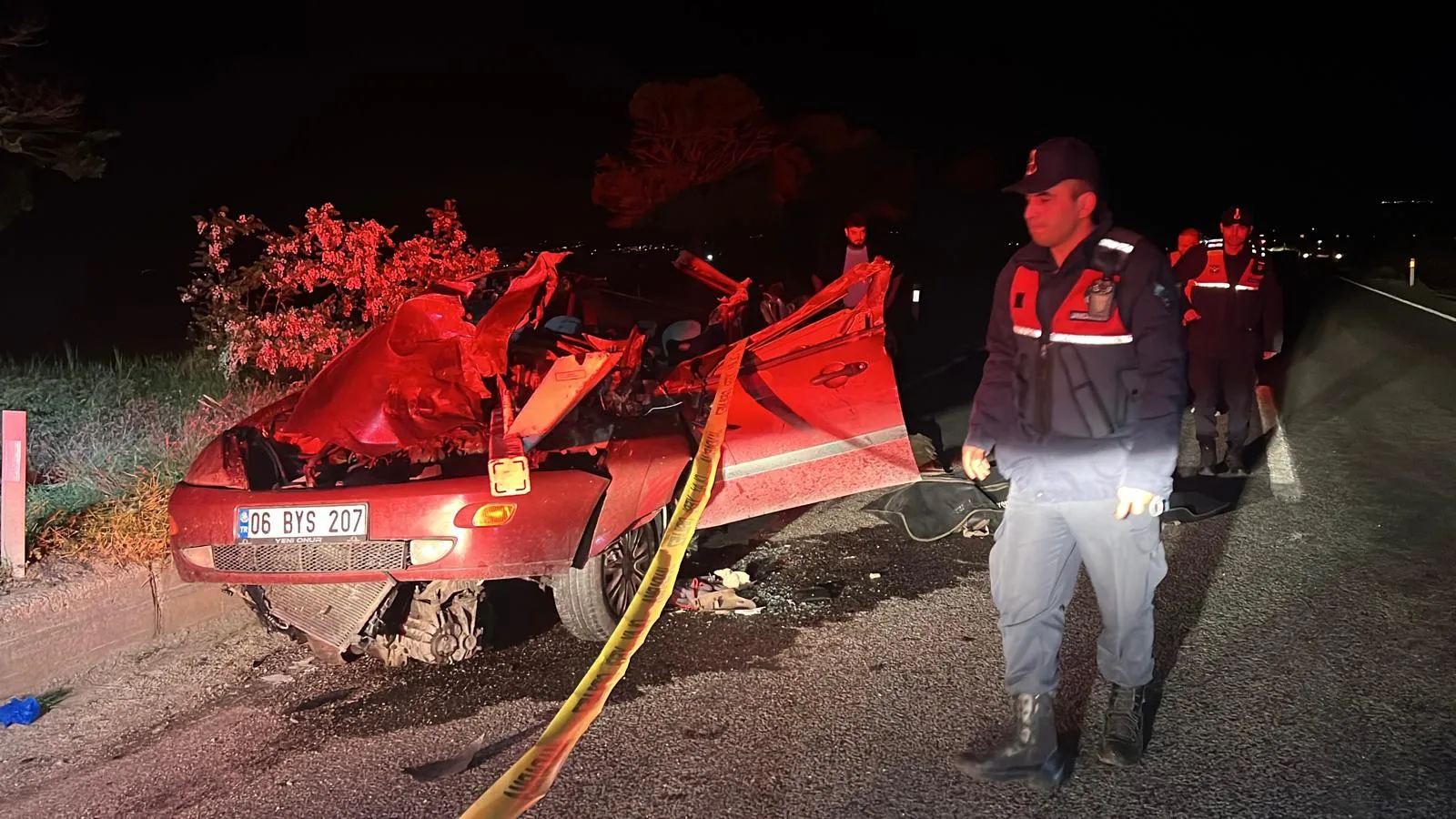 Nevşehir yolunda gece saatlerinde feci kaza